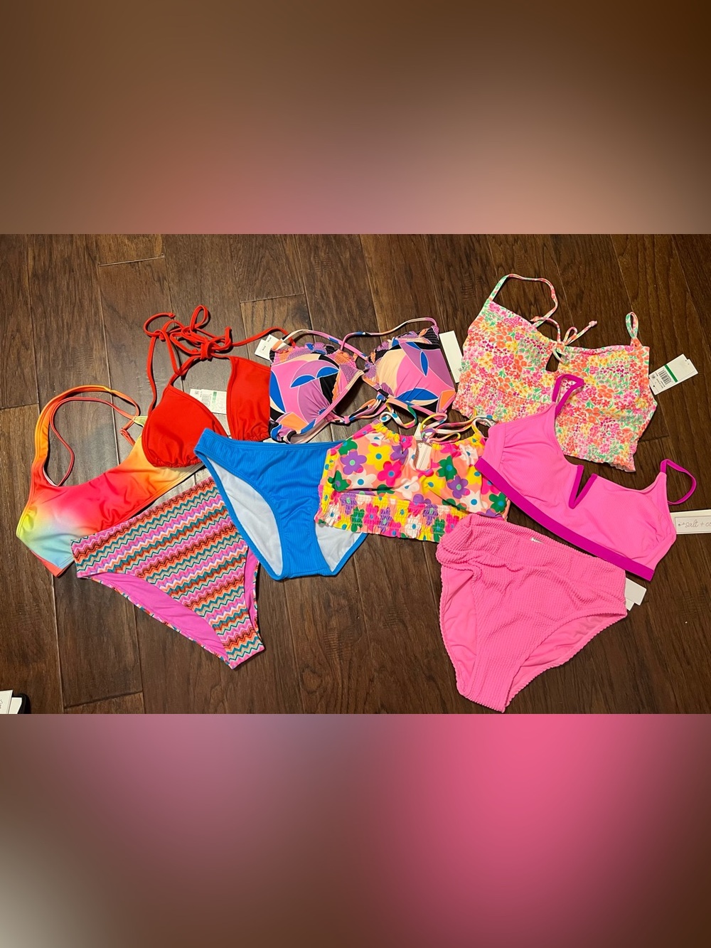 Lot of 9 Pieces Salt + Cove 
Swimwear Mix & Match Large 
New  MSRP $210 LP1